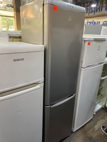 Plitələr və bişirmə panelləri: 2 qapılı Indesit Soyuducu Satılır