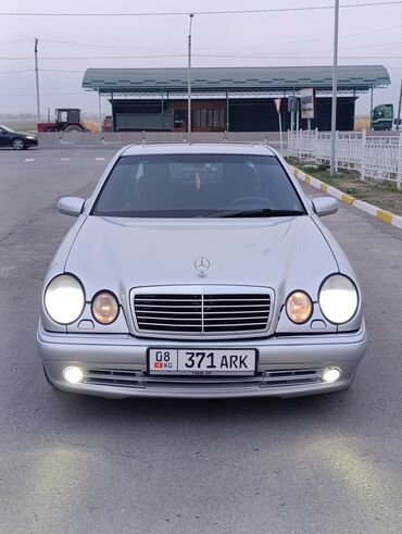 срочно мерс: Mercedes-Benz E-Class: 1998 г., 4.3 л, Автомат, Бензин, Седан