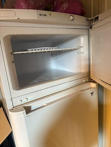 Бытовая техника: Адрес: Ак-Босого Холодильник Indesit, двухкамерный (верхняя — 3