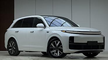 Lixiang: Lixiang L7: 2023 г., 1.5 л, Автомат, Электромобиль, Кроссовер — 2