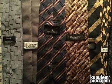 Kape i aksesoari: VERSACE, DAKS London Yves Saint Laurent Christian Dior Burberry — 11