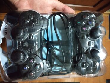 Video oyunlar üçün aksesuarlar: Satılır 20 manat usb kabelli joystick