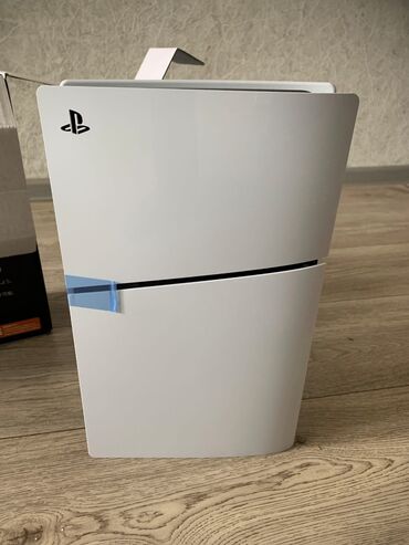 işlenmiş mikrovalnovka: Ps5 satıram. özümündü. 1 il işlemeyib heç. iki pultu var. yaddaş 1tb