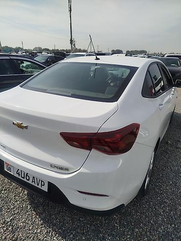 Chevrolet Onix: 2019 г., 1 л, Автомат, Бензин, Седан — 4