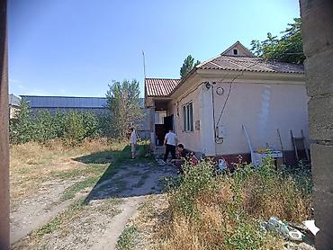 Продажа коттеджей и домов: 🏡 Срочно продаётся дом! 📍 Район Кирком, угловой участок 📐 Дом — 100 — 9