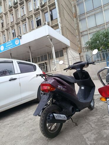 электро мотороллер с кузовом: Скутер Honda, 50 куб. см, Бензин, Колдонулган