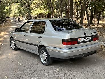колесо для чемодана: Volkswagen Vento: 1994 г., 1.8 л, Механика, Бензин, Седан — 4