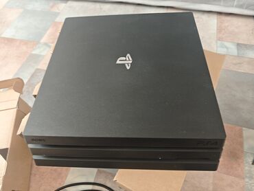 приставка плейстейшен: Продаю ps 4 pro 1tb прошитая 11.00 автоматическая прошивка luckyfox. 2