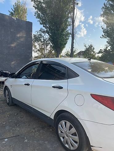 mini gps tracker: Hyundai Accent: 2015 г., 1.6 л, Механика, Бензин, Седан — 3