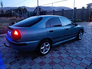 Mitsubishi: Mitsubishi : 2002 г., 1.6 л, Механика, Бензин, Хэтчбэк