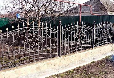 Металлические заборы: Кованые металлические секции ограждения и ворота - Материал: сталь — 10