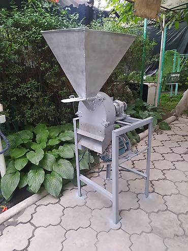 Кормоизмельчитель/зернодробилка на металлической раме трёхфазная at lalafo.kg Кормоизмельчитель/зернодробилка на металлической раме трёхфазная