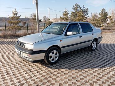 бу чехлы: Volkswagen Vento: 1992 г., 1.8 л, Механика, Газ, Седан