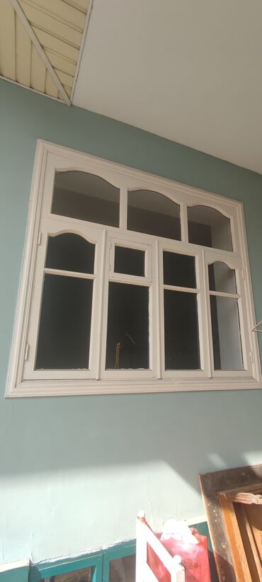 старые окно: Деревянное окно, цвет - Белый, 150 *180