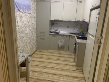 Otaqların uzunmüddətli kirayəsi: Oglan otaq yoldaşı axtarılır temizkar olsun Qarayev metrosuna 10 deq — 3