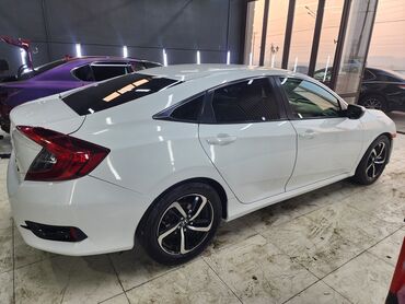 Honda: Honda Civic: 2017 г., 2 л, Вариатор, Бензин, Седан — 18
