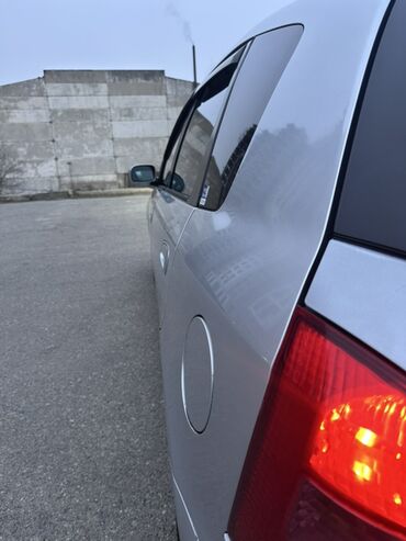 Honda: Honda Civic: 2002 г., 1.7 л, Автомат, Бензин, Хэтчбэк — 8