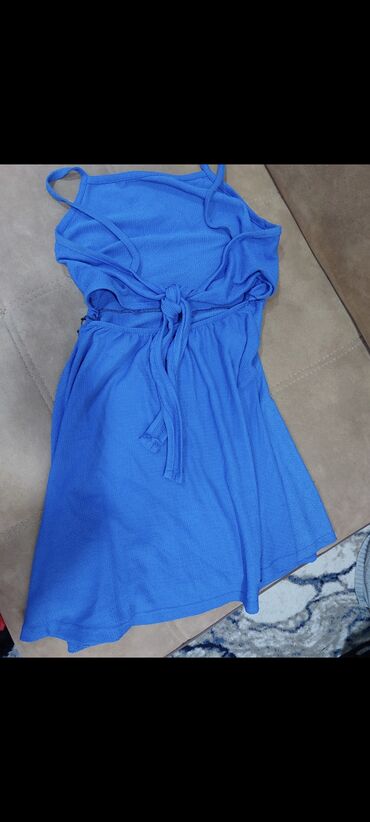 Dəstlər, kostyumlar: Qadın geyimleri 9 aznden baslayir. bir nece geyim alana endirim ve — 6