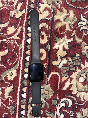 xaomi 17: Apple Watch SE 3, 44мм с черным силиконовым ремешком. Основные — 3