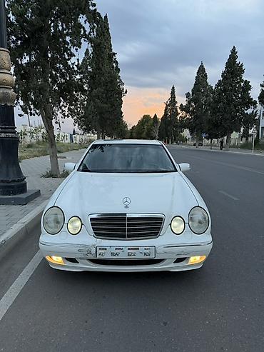 mercedes 208 d: Mercedes-Benz E-Class: 2.2 l | 2001 il Sedan — 2