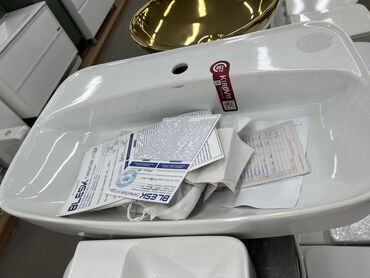 спатифилум сенсация: Ванна үчүн раковина, Үстүнө коймо орнотуу ыкмасы