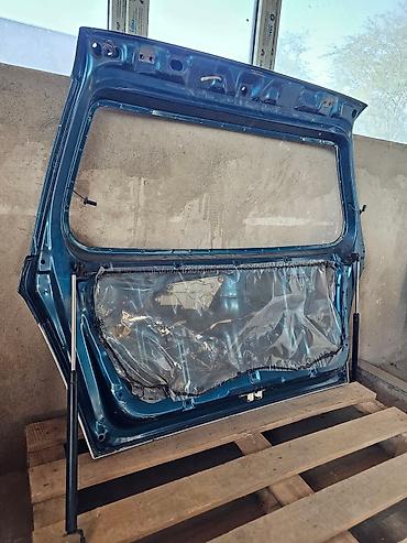 1998: Крышка багажника Daihatsu, 1998 г., Б/у, Оригинал — 9