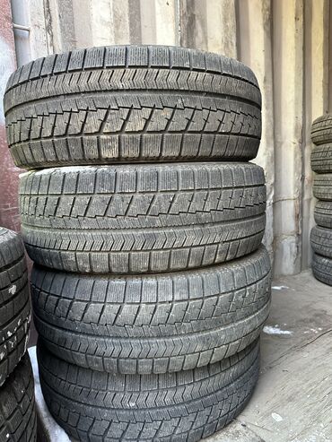 Шины: Шины 215 / 55 / R 17, Зима, Б/у, Комплект, Легковые, Япония, Bridgestone