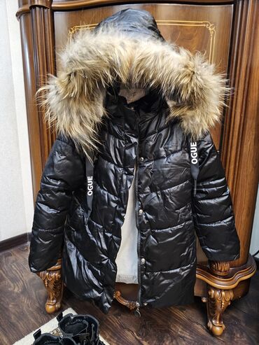 Верхняя одежда: Продаю верхнюю одежду на девочку от 7-9 лет одежда новая или в — 26