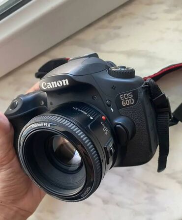 canon g7x mark 3 qiymeti: Təcili satılır!Canon 60 D,üzərində 50mm 1.8lens verilir,Çantasıda