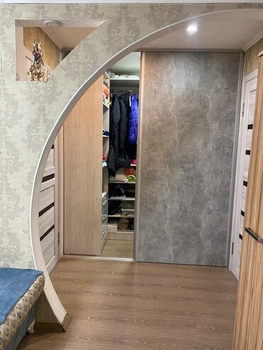 ипотечные дома в бишкеке: 3 комнаты, 54 м², 103 серия, 1 этаж, Старый ремонт