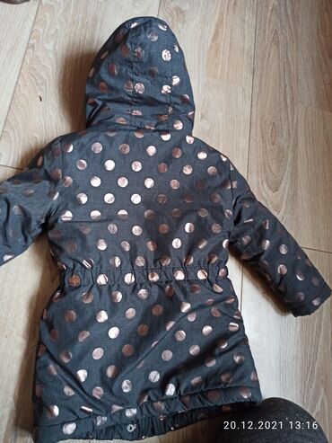 теплая зимняя куртка детская: Продается куртка для девочки. 3-4 года. Фирма Katon. Очень теплая