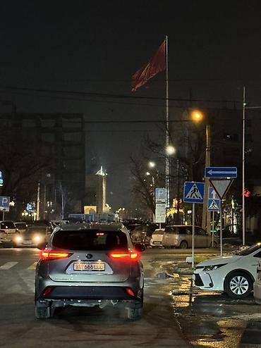 Toyota: Toyota Highlander: 2022 г., 2.5 л, Автомат, Гибрид, Внедорожник — 8