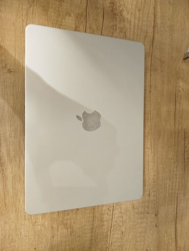 цена ноутбук бишкек: Apple MacBook Air 13.6" Apple M3 (8C CPU/8C GPU), 8 ГБ, 256 ГБ Продаю