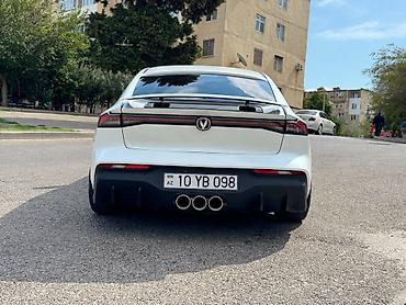 qapı paneli: Changan Uni-V: 1.5 l | 2025 il 36000 km Sedan — 5