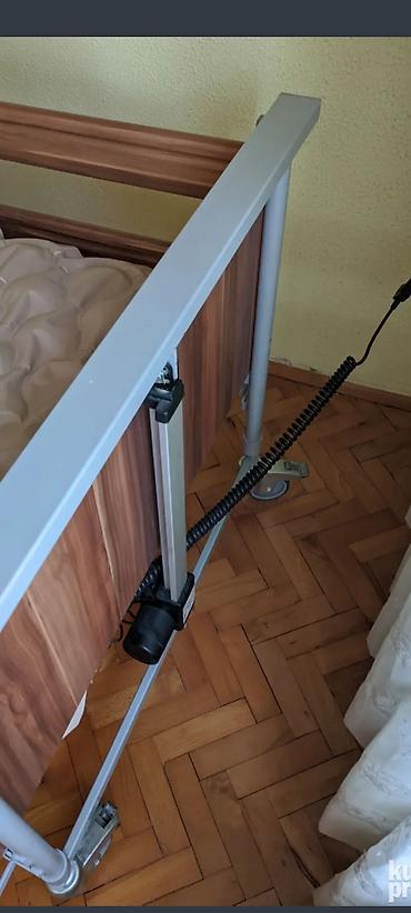second hand wheelchairs: Relativno malo korišćen krevet, prodaje se u kompletu sa medicinskim i — 10