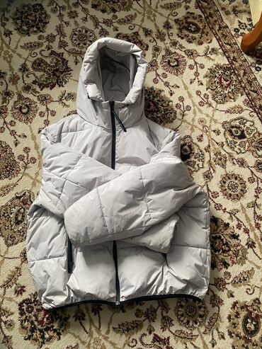 продаю куртка: Куртка XL (EU 42), цвет - Белый