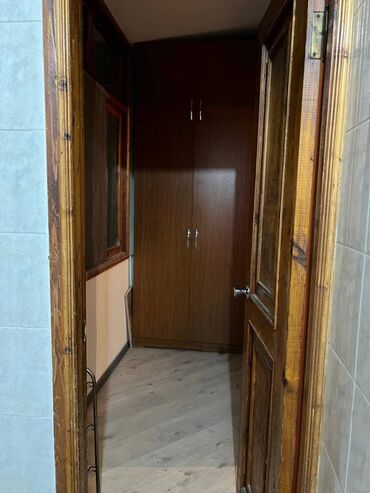 Uzunmüddətli kirayə mənzillər: Gənclik metrosunun yaxınlığında, köhnə tikili, 9 mərtəbəli binanın -da lalafo.az — 12 Uzunmüddətli kirayə mənzillər: Gənclik metrosunun yaxınlığında, köhnə tikili, 9 mərtəbəli binanın — 12