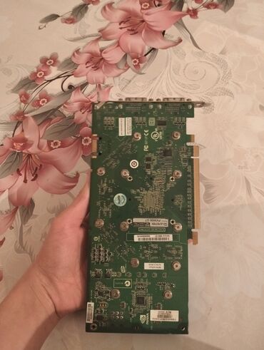 Videokartlar: Satılır: 4 işlək videokart bir yerdə Videokartlar: GeForce 9600 GTX — 7