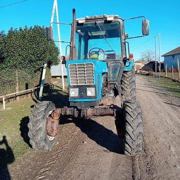 barter yük maşını: Traktor MTZ 82 əla vəziyətdə qabağ peradok işləyir mator karopka saz