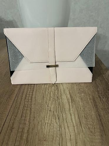 Çantalar: Клатч Nina Ricci. Оригинал. Новый. Цвет розовый с чёрным. Размер — 2