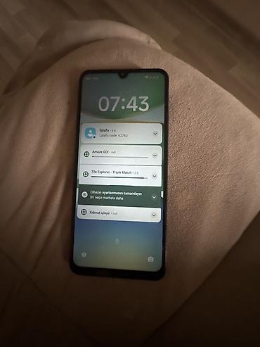 Smartfon – damla tipli ön kamera çıxıntısı olan tam ekranlı model lalafo.az -da Smartfon – damla tipli ön kamera çıxıntısı olan tam ekranlı model
