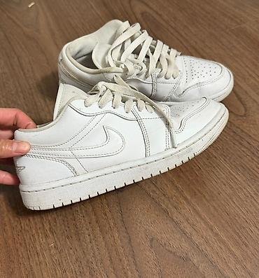 Мужские кроссовки, 36, Air Jordan, Б/у, цвет - Белый