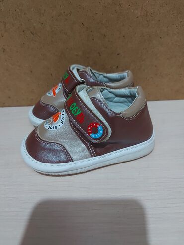 Бутсы: Детская обувь 1.3. 650с - 28 размер 4.6. 300с - 22 размер 7.9. 300с - at lalafo.kg — 15 Бутсы: Детская обувь 1.3. 650с - 28 размер 4.6. 300с - 22 размер 7.9. 300с - — 15