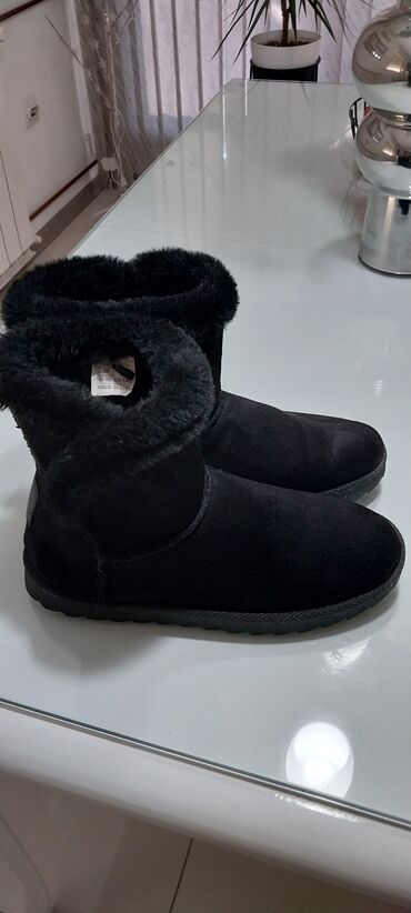 ugg plitke cizme sa platformom: Ugg boots, color - Black, 38