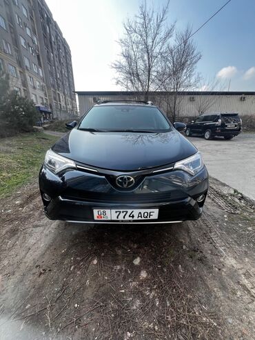 Toyota: Toyota RAV4: 2018 г., 2 л, Автомат, Бензин, Кроссовер