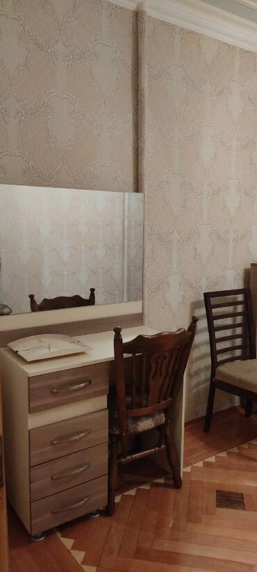 Uzunmüddətli kirayə mənzillər: Azadliq metrosuna yaxin 9 mertebeli binanın 4-cu mərtəbəsində — 12