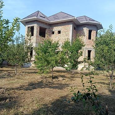 меняю участок: Продаю 2х этажный дом. Участок 6сот. Водопровод, канализация, свет — 2