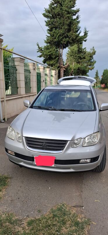 Mitsubishi Outlander: 2.4 л | 2006 г. Внедорожник