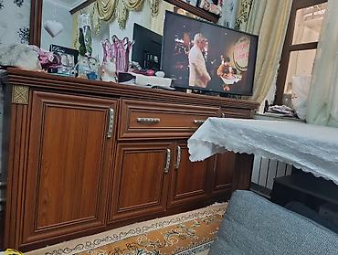 salon dolab: Qonaq otağı üçün klassik mebel dəsti - Material: ağac fakturalı — 1