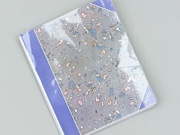Album na zdjęcia o pojemności 64 zdjęć w formacie 9x13 cm. Posiada